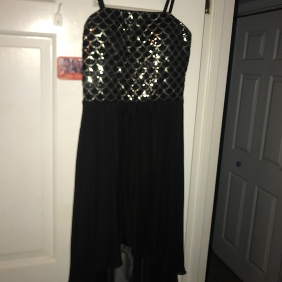 Black & Gold dress - Picture 2 of 5